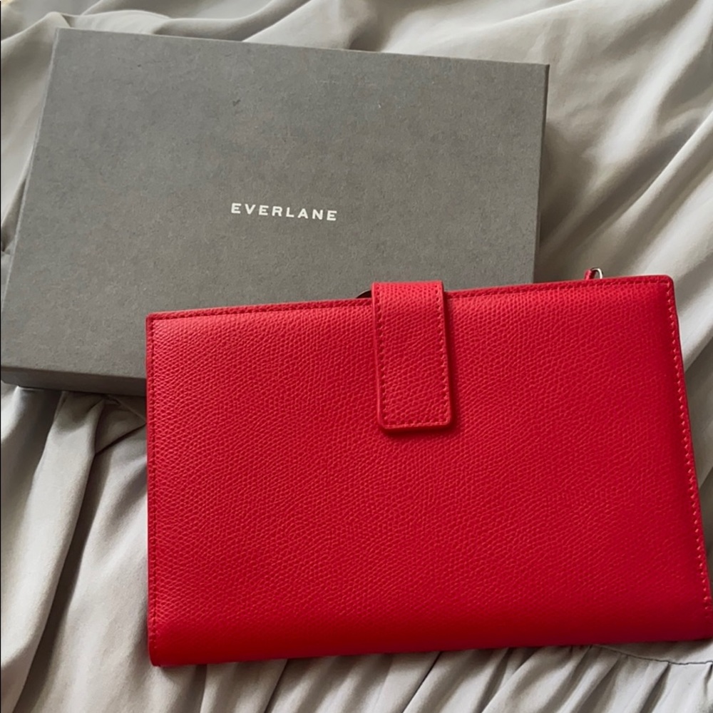 Everlane The Traveler Wallet